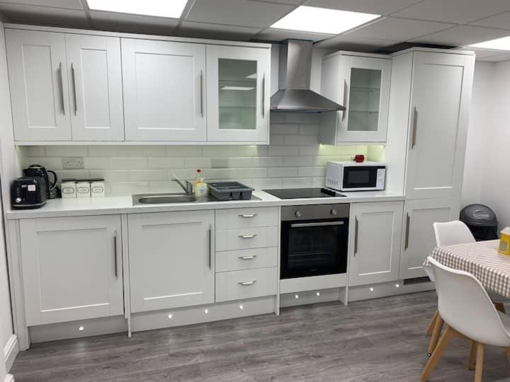 Huge Studio Close To City Centre With Free Secure Parking Λιντς Εξωτερικό φωτογραφία